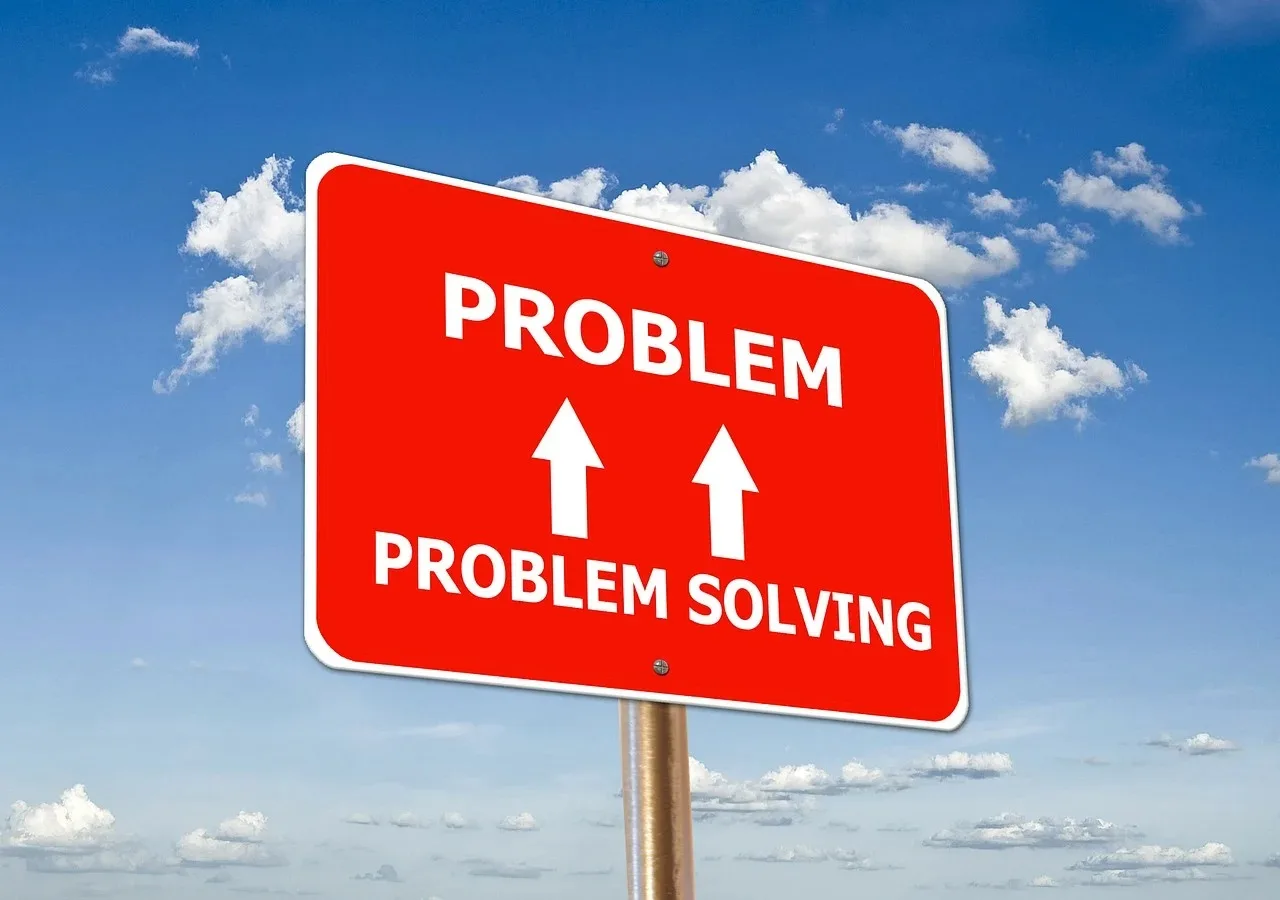What is the difference between a risk and a wicked problem